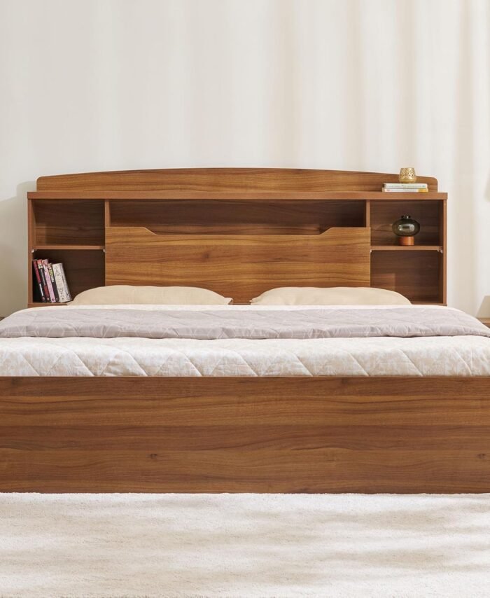 WOODEN KING SIZE BED
